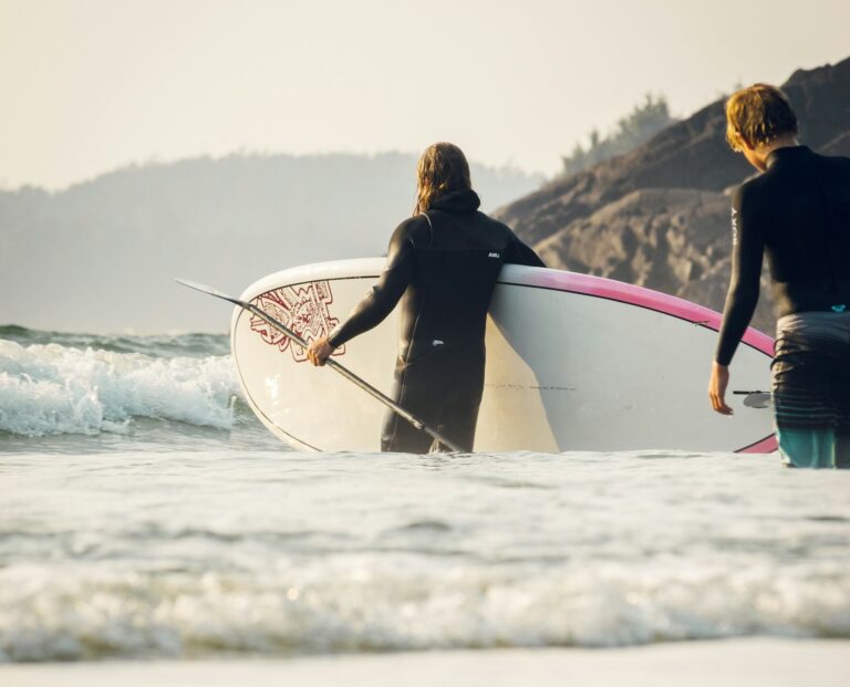 Making Waves: Your Family’s Guide to the Best Paddleboarding in Metro Vancouver 2025